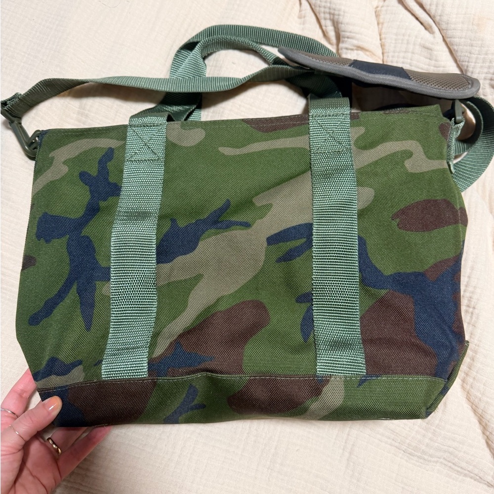 LL Bean Camo Tote Medium - Picture 5 of 6